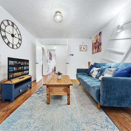 Quirky Canary 2Bed, Free Parking, Smart Tv & Games Λονδίνο Εξωτερικό φωτογραφία