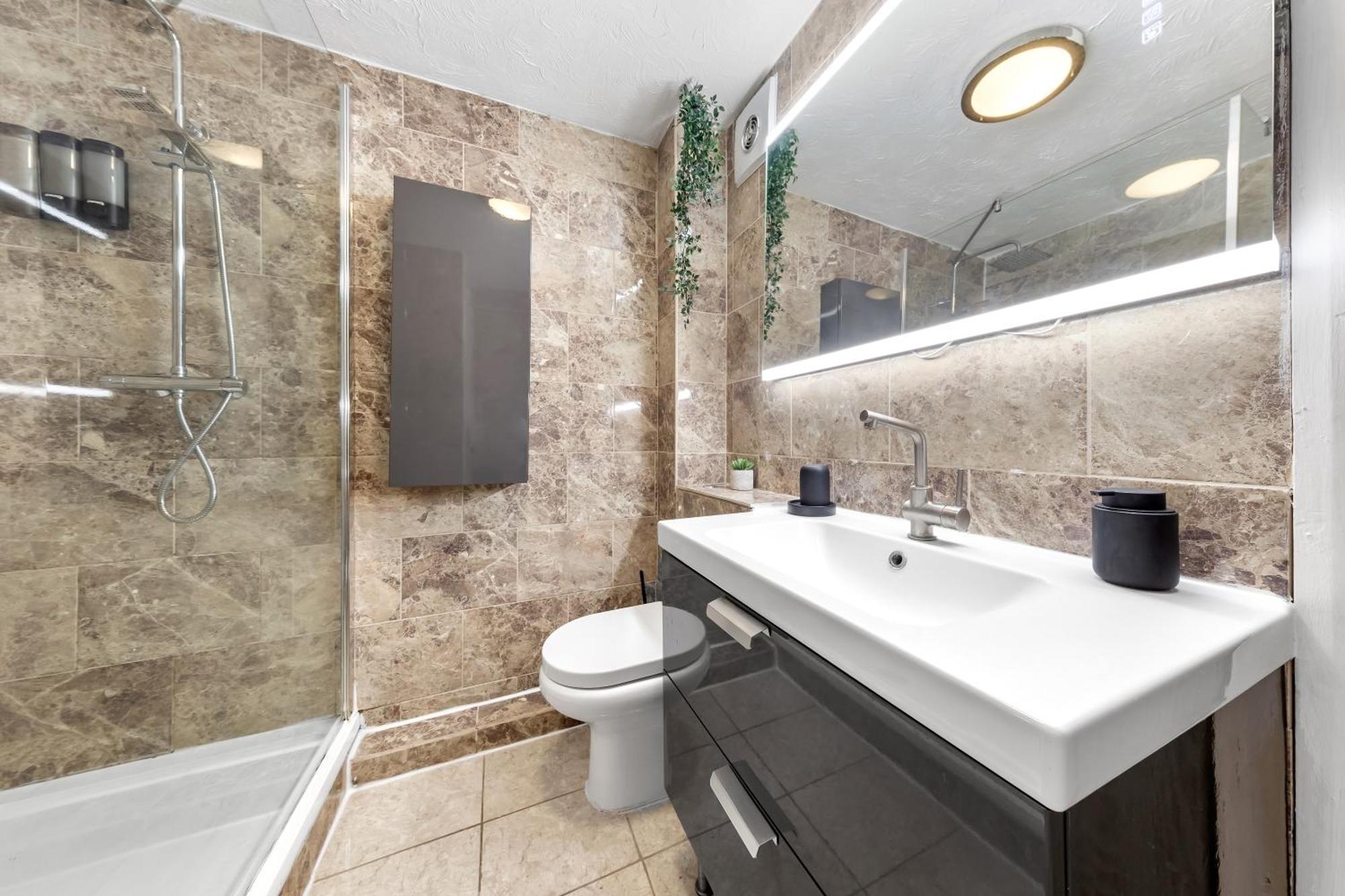 Quirky Canary 2Bed, Free Parking, Smart Tv & Games Λονδίνο Εξωτερικό φωτογραφία
