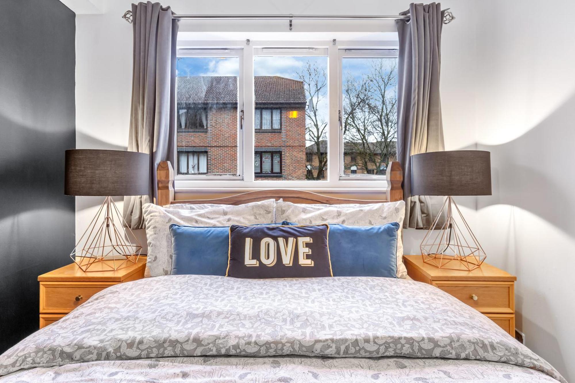 Quirky Canary 2Bed, Free Parking, Smart Tv & Games Λονδίνο Εξωτερικό φωτογραφία